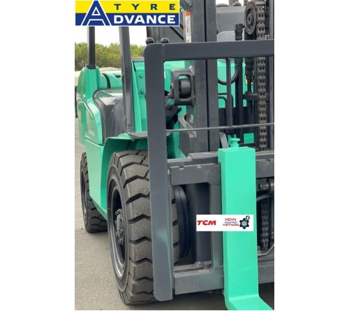 Lốp đặc 28x9-15 Advance - Lốp Xe Nâng 3 Tấn