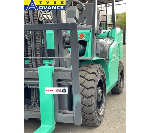 Lốp đặc 28x9-15 Advance - Lốp Xe Nâng 3 Tấn