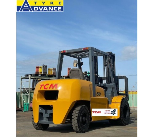 Lốp đặc 7.00-12 Advance 