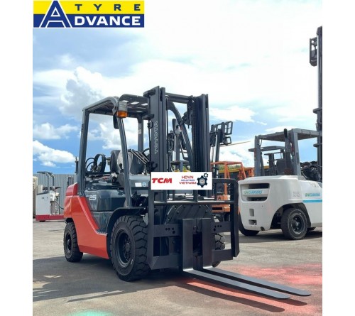 Lốp đặc 7.00-12 Advance 