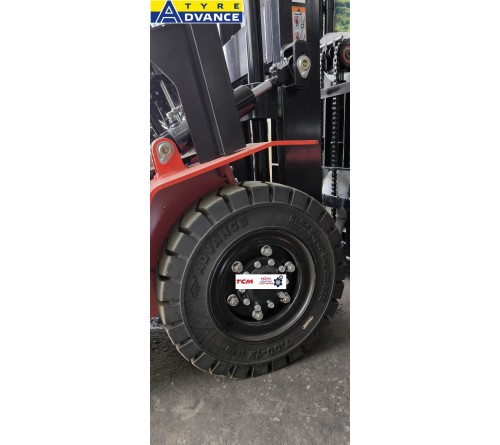 Lốp đặc 7.00-12 Advance 