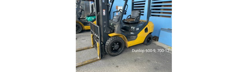 Lốp đặc Dunlop 600-9 và 700-12 lắp đặt trên xe nâng 2.5 tấn Komatsu FD25T-16, FD25T-17