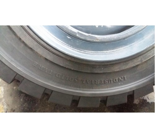 Lốp Komachi 3.00-15