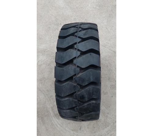 Lốp đặc 21x8-9 Solid Plus Solitech Thái Lan - Lốp xe nâng điện giá rẻ