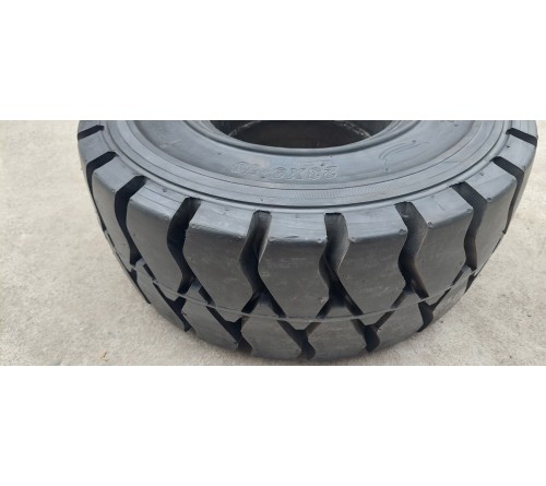 Lốp đặc 23x9-10 Solid Plus Solitech Thái Lan - Lốp xe nâng điện giá rẻ