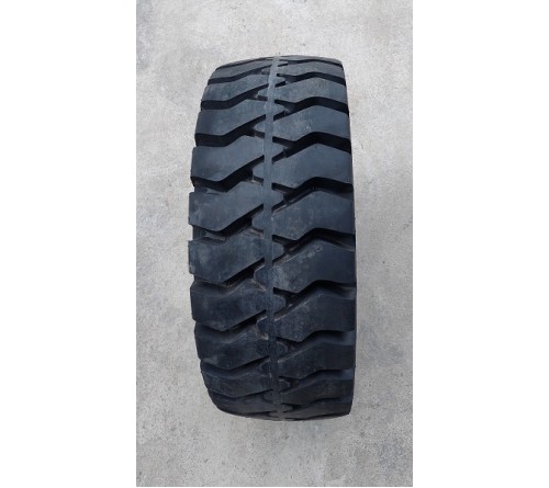 Lốp đặc 250-15 Solid Plus Thái Lan - Lốp trước xe nâng 3.5 tấn