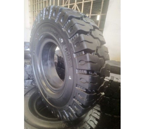 Lốp đặc 18x7-8 Soli Trac - Sản xuất tại Sri Lanka - Mới 100%
