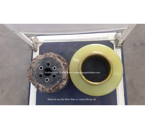 Thay bánh PU xe nâng điện đứng lái Nichiyu FBRM10