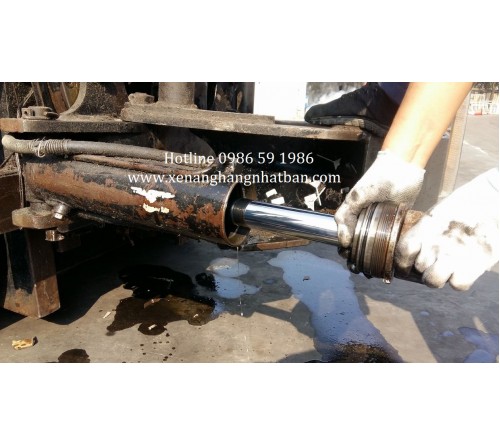 Phục hồi bộ xi lanh càng kẹp giấy xe nâng Toyota 4.5 tấn 7FD45