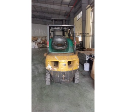 Bảo dưỡng và thay bánh xe nâng 2.5 tấn cũ Komatsu FD25T-16 2009