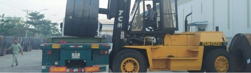 Xe nâng 20 tấn, 25 tấn tại CTCP Tôn Nam Kim, Bình Dương