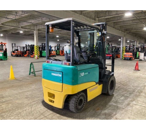 Xe nâng điện 3 tấn Komatsu FB30-11, chiều cao nâng 5m5, 3 tầng nâng, bình điện VGD545 GS Yuasa