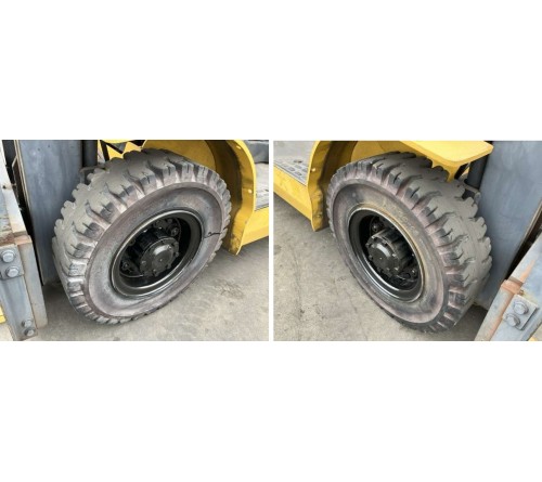 Xe nâng Nhật bãi 2.5 tấn Komatsu FD25C-17, nâng cao 4 mét, dịch giá, số sàn, sản xuất tại Nhật Bản 11/2009