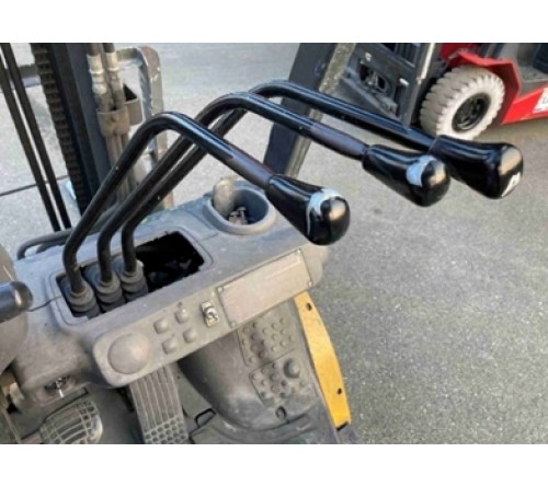 Xe nâng 2.5 tấn Komatsu 3 mét dịch giá máy 4D94E, sản xuất tại Nhật Bản 11/2008