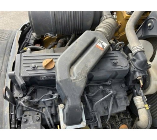 Xe nâng 2.5 tấn Komatsu chui công 4 mét 3 tầng nâng FD25T-17 máy 4D94LE 2016