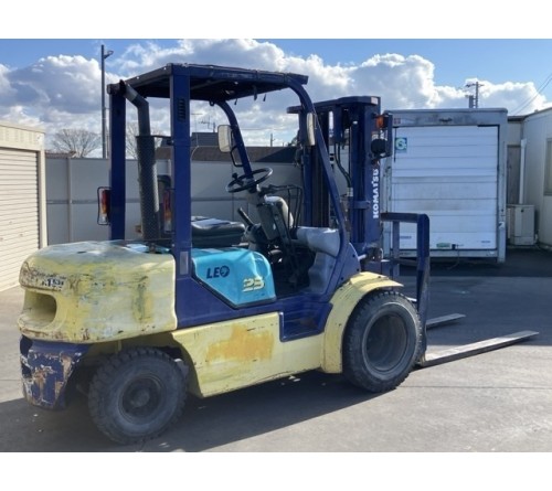 Xe nâng 2.5 tấn Komatsu số sàn lốp kép gật gù FD25W-12 4D94 1998 đã qua sử dụng