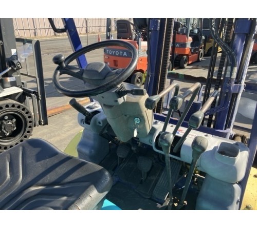 Xe nâng 2.5 tấn Komatsu số sàn lốp kép gật gù FD25W-12 4D94 1998 đã qua sử dụng