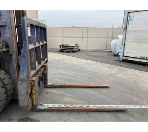 Xe nâng Nhật bãi 4 tấn Komatsu FD40W-7 gật gù lốp kép số sàn