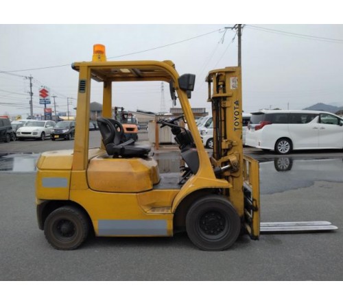 Xe nâng 2.5 tấn Toyota 02-7FD25 dịch càng, động cơ 2Z, đã qua sử dụng, sản xuất tại Nhật Bản 2002
