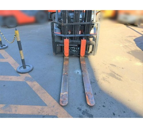 Xe nâng điện ngồi lái 2.5 tấn Toyota 7FB25 chui công dịch giá 5 mét, đã qua sử dụng, bình điện 600Ah VSDX600MH Hitachi, sản xuất tại Nhật Bản 2016/09