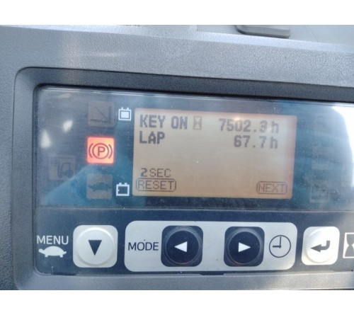 Xe nâng điện ngồi lái 2 tấn Toyota 8FB20 4 mét bình điện VSDX450M sản xuất Nhật Bản 2018