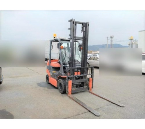 Xe nâng điện ngồi lái 2.5 tấn Toyota 8FB25, chiều cao nâng 4 mét, dịch giá, bình điện GS VGD565, sản xuất tại Nhật Bản 12/2019
