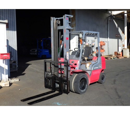 Xe nâng 2.5 tấn Mitsubishi FD25T F18C , chiều cao nâng 4 mét, dịch giá, sản xuất tại Nhật Bản 2012