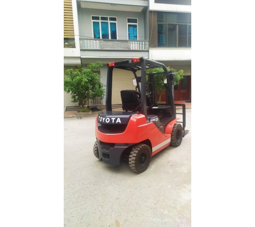 Xe nâng 2.5 tấn gật gù - Toyota - 2011 - 8FD25