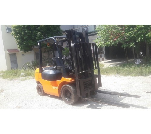 Xe Nâng Cũ Toyota 2.5 tấn 4.7 mét Dịch Giá Chui Công 62-7FD25