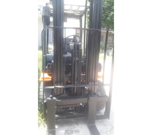 Xe Nâng Cũ Toyota 2.5 tấn 4.7 mét Dịch Giá Chui Công 62-7FD25