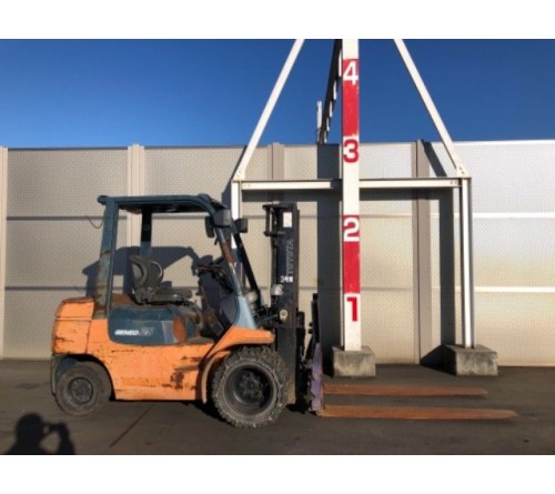 Xe nâng 2.5 tấn Toyota 7FD25 động cơ 2Z - Xe nâng gật gù, lốp kép, số sàn