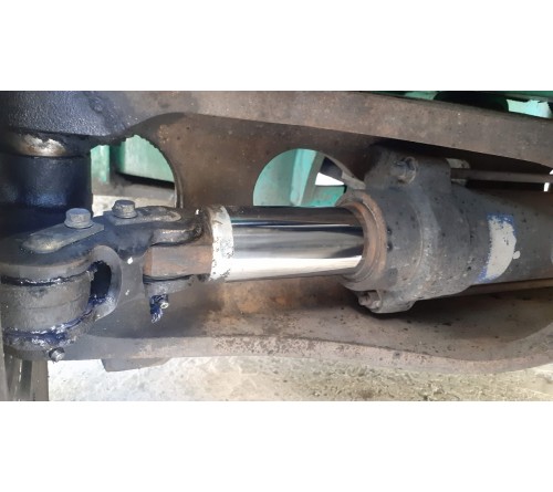 Xe nâng 2.5 tấn Mitsubishi - FD25T S4S 2006 - Nhập Nhật 10/2010 - Xe nâng cũ nhập Nhật giá rẻ