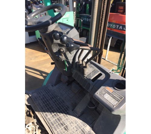 Xe nâng 2.5 tấn Mitsubishi FD25T sàng càng 3 mét 2009 - máy S4S - Chạy gần 1600h - xe nâng cũ 2.5 tấn Nhật Bãi 