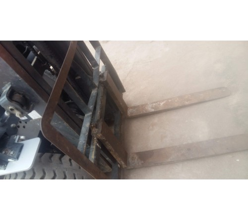 Xe nâng cũ 2 tấn Nissan đời cao T12/2009, model P1F2A20D