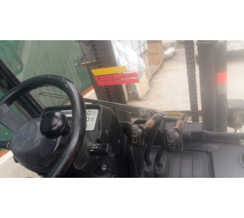 Xe nâng cũ 2 tấn Nissan đời cao T12/2009, model P1F2A20D